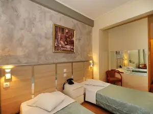 Socrates Hotel