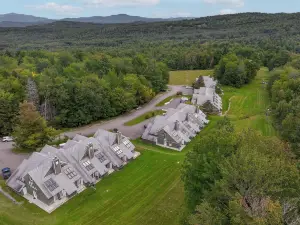 Mid-Century Tenney Mountain Condo Near Hiking