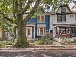 Charming Lambertville Retreat - 1 Mi to River!