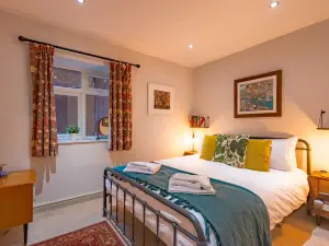Walpole Bay 2 bed Stunning Garden Apt By ADLIV