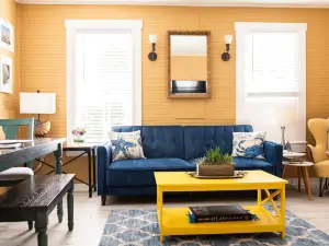 Meranova Guest Inn