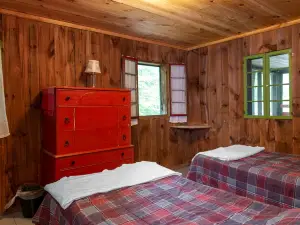 Maplewood Rustic 2BR Cabin, Water Access, Fireplace near Hanover, New Hampshire