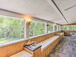 Bright Steinhatchee Home Proximity to Ocean!