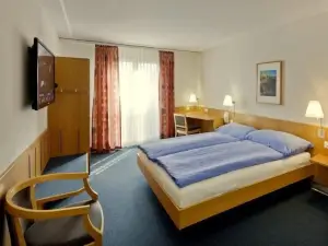 Good Night Inn