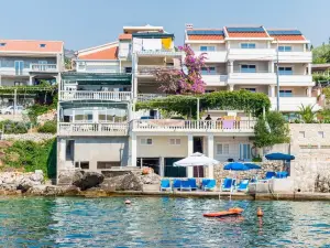 Apartments Rašica Molunat