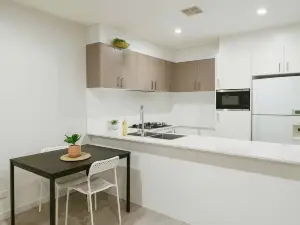 Stylish 2BR Retreat Near UC & Belconnen Mall