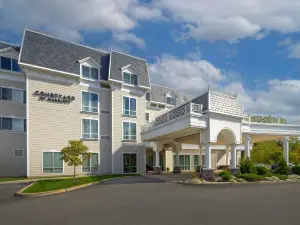 Courtyard Lenox Berkshires