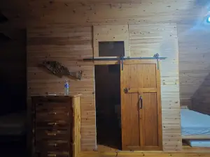 Lake Front Log Cabin