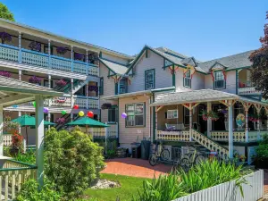 Pequot Hotel
