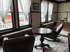 Brown & Hawkins Historical Apartments