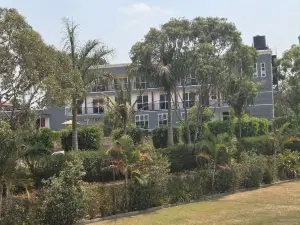 Peak Hotel
