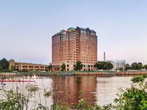 DoubleTree Suites by Hilton Hotel Boston - Cambridge