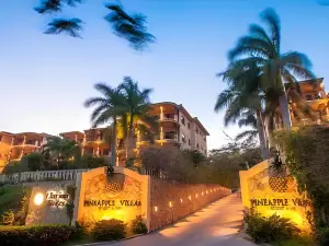 Clarion Suites Roatan at Pineapple Villas