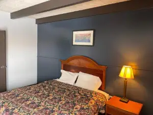 Wooden Shoe Motel