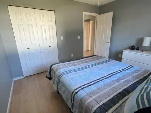 Relaxing lake front home with beautiful view on the lake, sleeps 7.