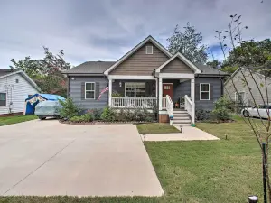 Luxe Greenville Retreat, 2 Mi to Downtown!