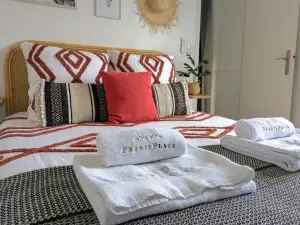 La Petite Plume - PrestiPlace Collection