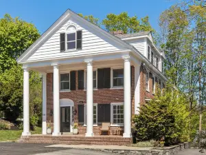 Amazing 3 Bedroom 3 Bath, Fully Renovated, Central Andover Location