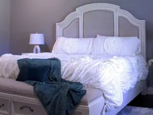 Country Cottage King Suite 7mi to Youngsville Sport Complex in Broussard, LA