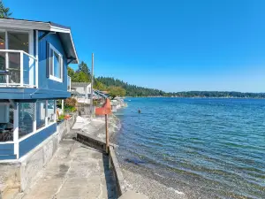 Waterfront-Cozy Cottage on the Water! Best View of Pnw Moody Season. Green Clean
