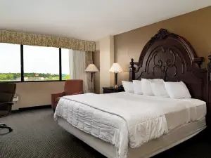 Mcm Eleganté Hotel & Conference Center