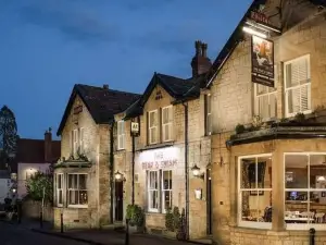 The Bear & Swan