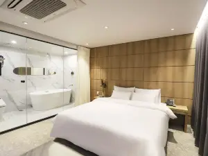 โรงแรมเบียนนาเล