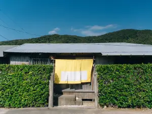 덴파쿠 우미미루 야네노 야도