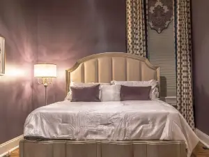 Luxurious 4 Bedroom Home in Heart of Historic Madison's Downtown