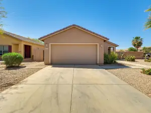 Backyard Oasis: Updated San Tan Valley Escape