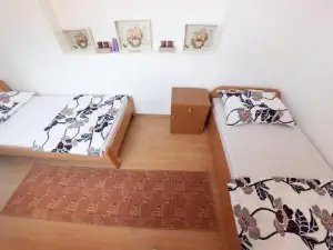 Hostel -Sema
