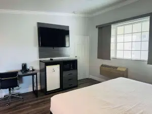 Travelodge by Wyndham Fresno Convention Center Area