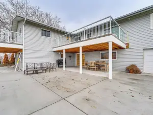 East Wenatchee Home ~ 2 Mi to Columbia River!