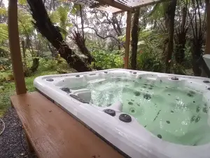 Aloha Crater Lodge