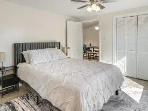 Secluded Family Home in Springfield, Pets Welcome!