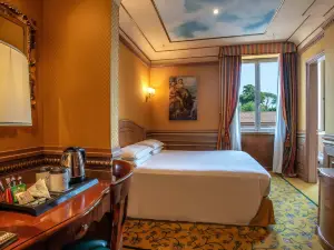 River Palace Hotel