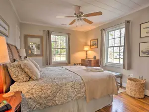 Private Yard & Water Views: Cozy Urbanna Cottage