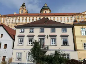 Golden Star - Premium Apartments