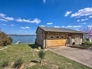 ที่พักส่วนตัวให้เช่าทันสมัยที่ Cedar Creek Lake พร้อมวิวพาโนรามา!