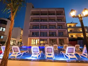 Ksamil Central Park Hotel