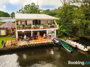 Cabinas Tortuguero
