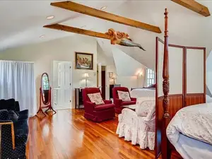 West Tisbury Inn