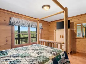 Pet + Family Friendly, 4 mins to Golf, on the Bourbon Trail, & close to the Ark!