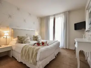 Hotel Renoir