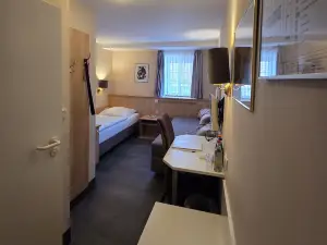 Hotel Garni "Am Ellinger Tor"