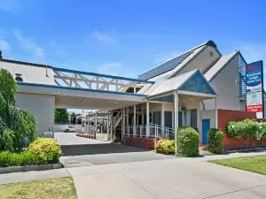 MAS Country Riverboat Lodge Motor Inn