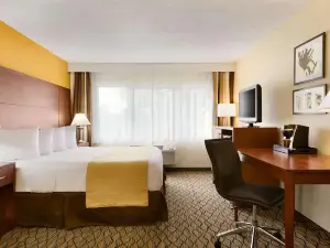 คันทรีอินน์แอนด์สวีทส์ บายเรดิสัน มิชาวากา IN