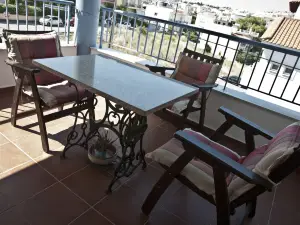 チャルキダ アパートメンツ