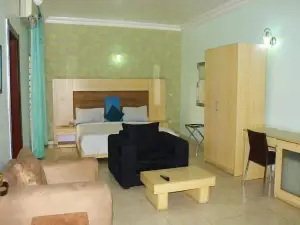 Quintessential Hotel & Suites by Badala