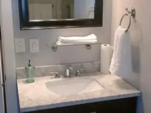Spacious 6-bedroom house with WiFi and AC in amazing Holladay
